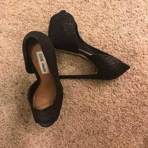 🌙Steve madden black heels size 7